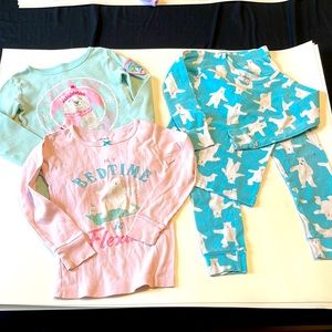 Carter’s Polar Bear size 4 bundle
